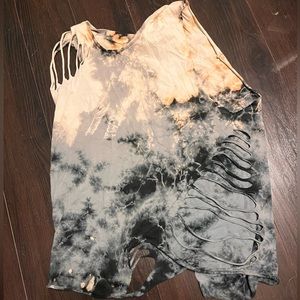 Buckle ripped tank top